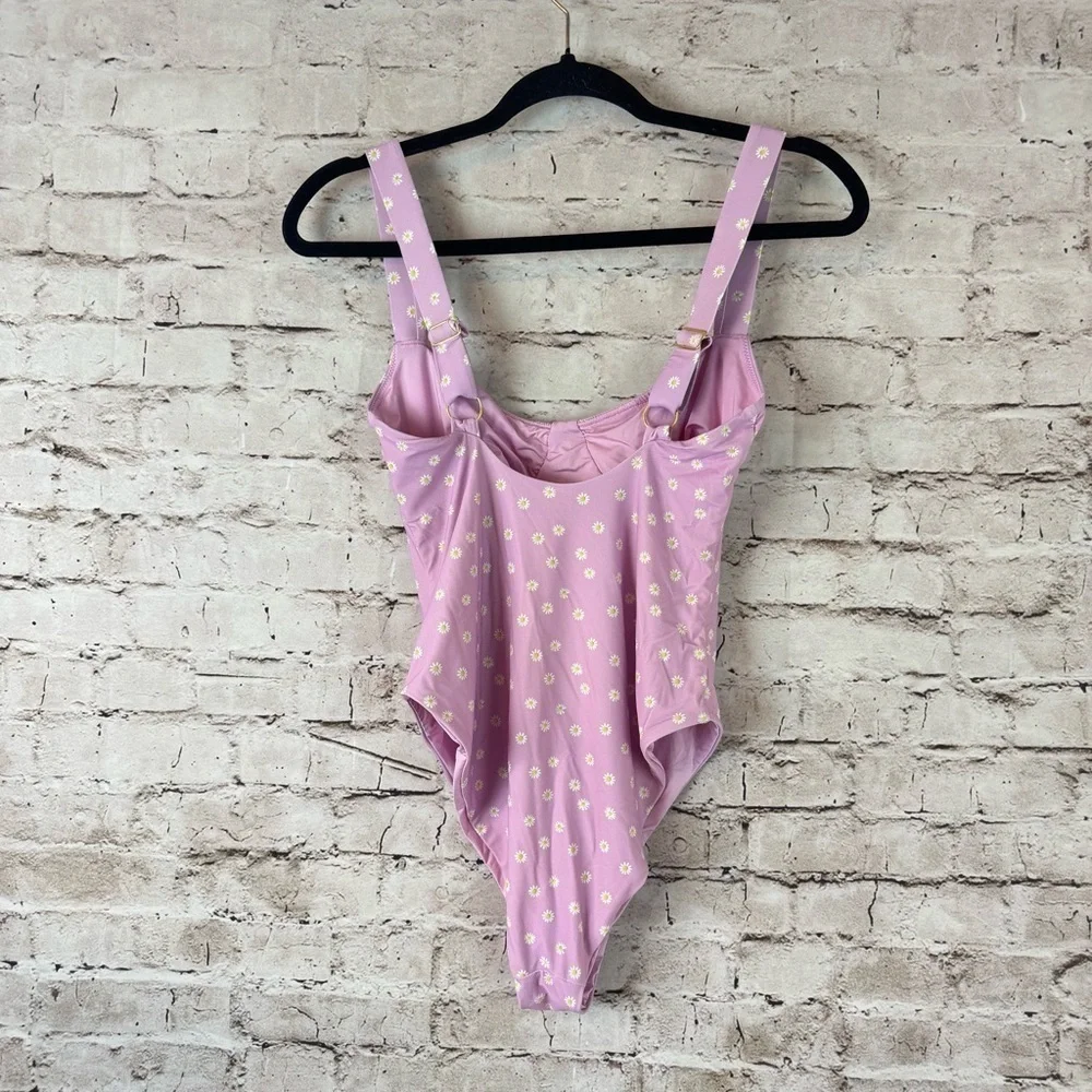 WEWOREWHAT Daisies One Piece Swim Bathing Suit Medium Lavender White Yellow M